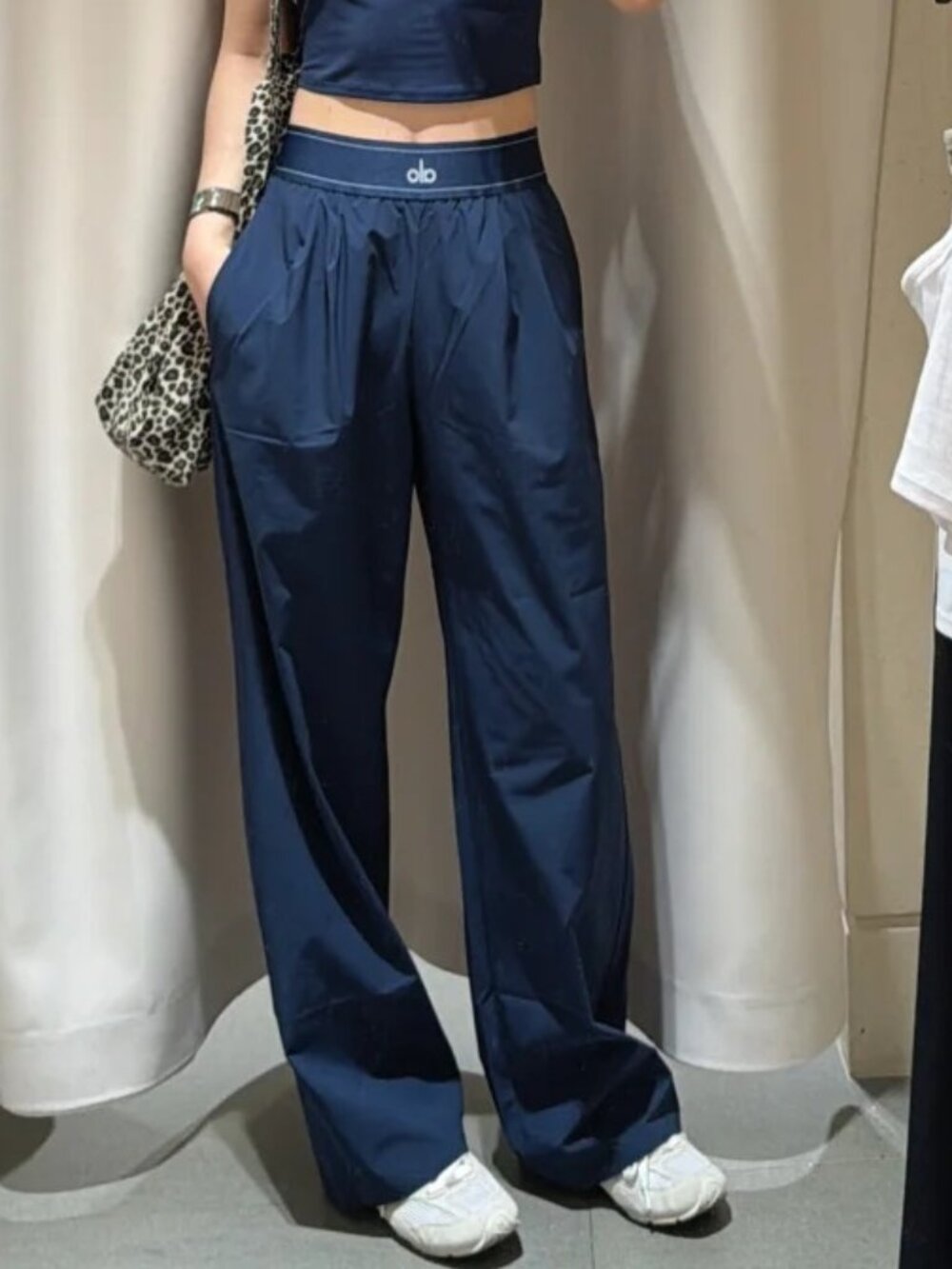 NWT💙 ALO Yoga Navy Blue Tailored Pants (Regular:30inch) Relaxed |Quiet Luxury😃 - Picture 9 of 9
